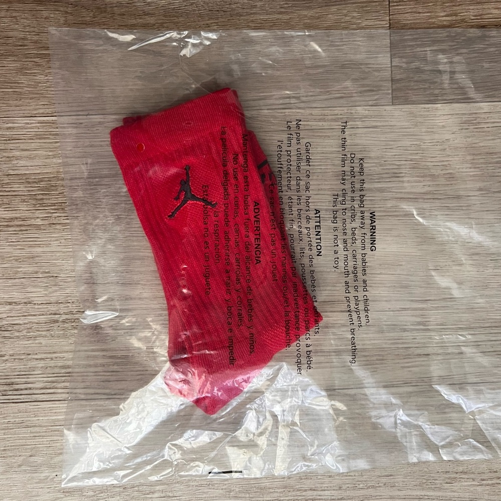 Free Jordan socks - Picture 2 of 3